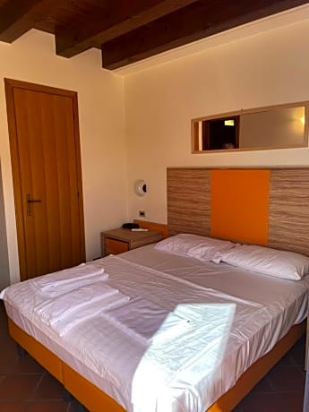 Small Double Room with Balcony or Terrace