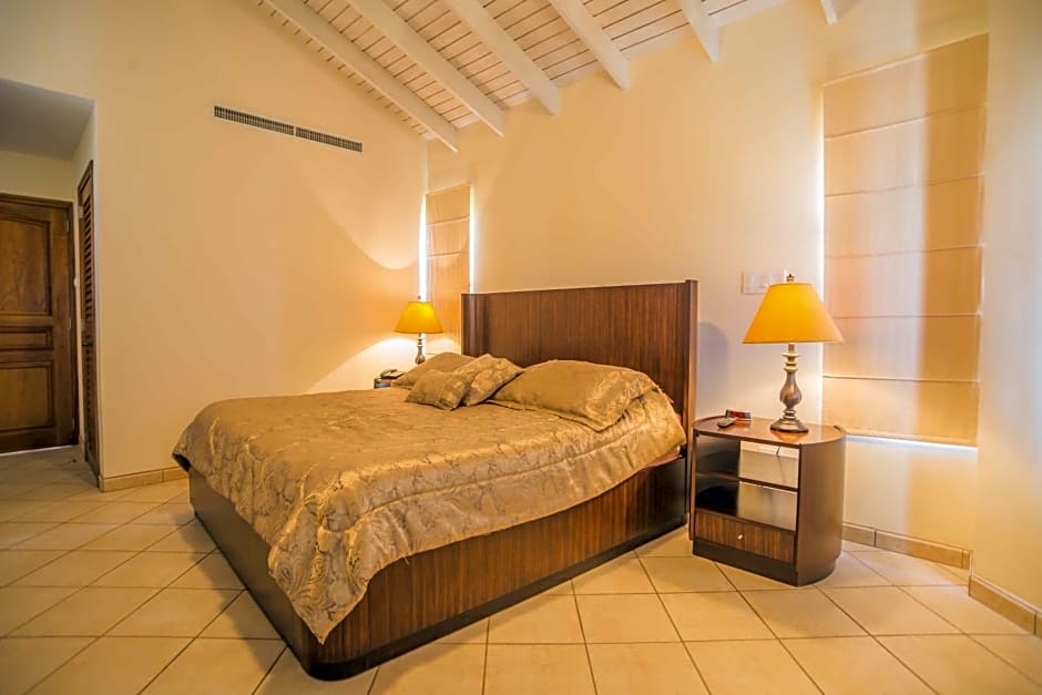 Photo 1 of 14 of Deluxe Two-Bedroom Villa - Flamboyant 15