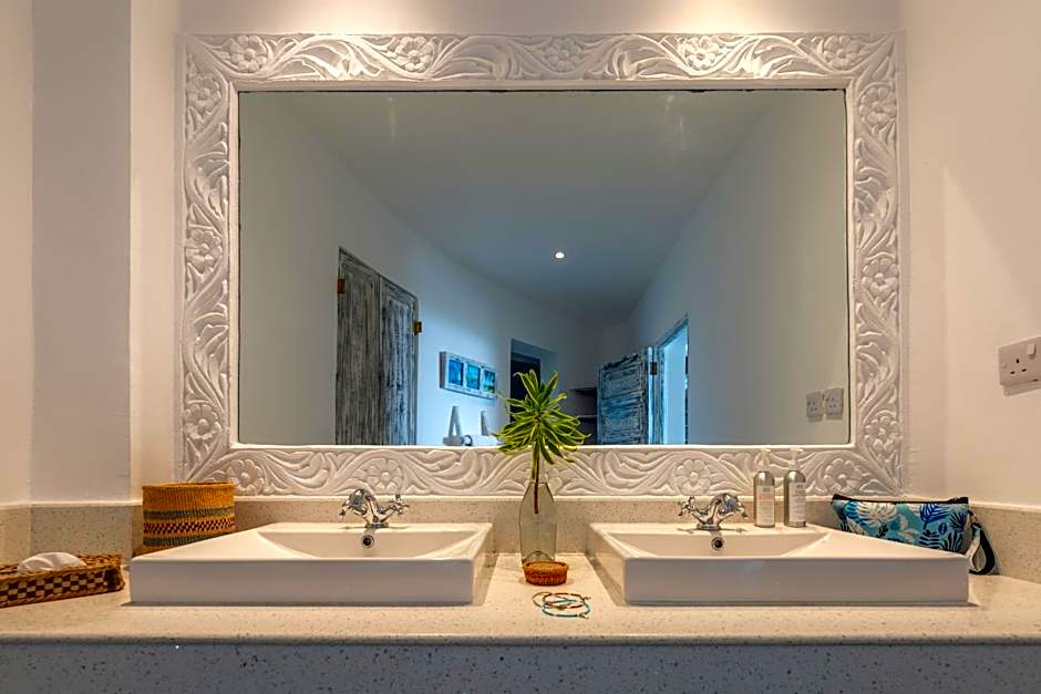 Chale Island Resort