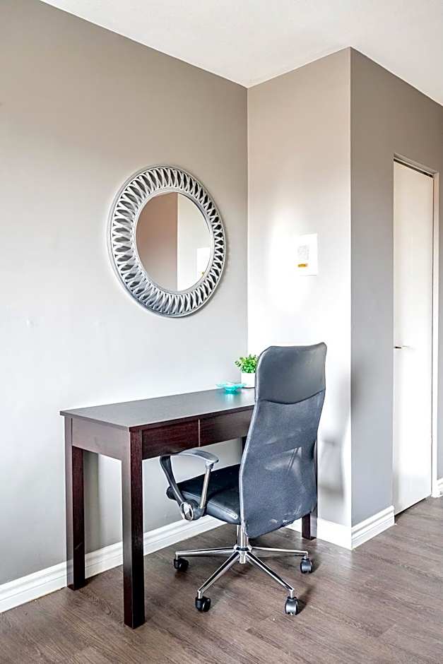 Newly Renovated 2BR Unit in Glenview West