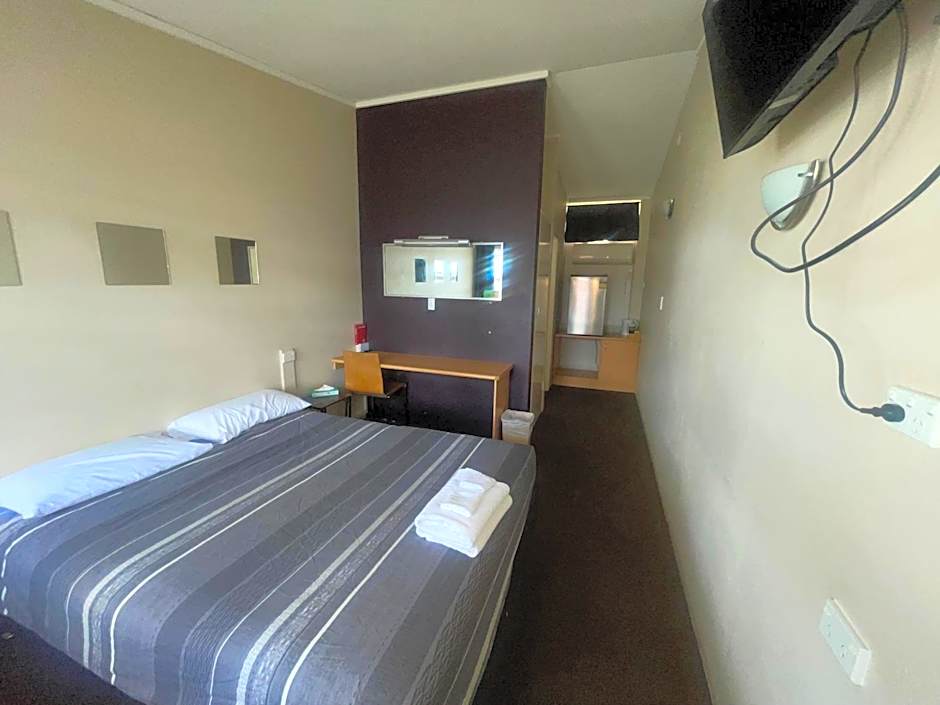 Coal n Cattle Hotel Motel