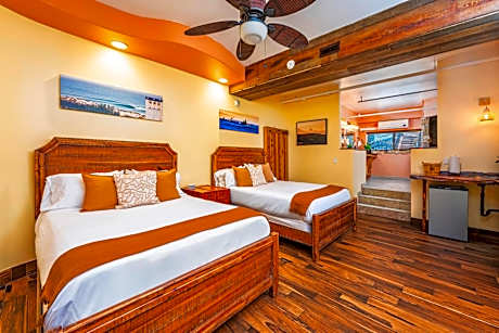 Deluxe Queen Room