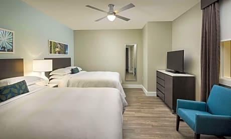 2 Bdrm Ocnfrnt Ste Hearing Acc W/ Rollin Shwr