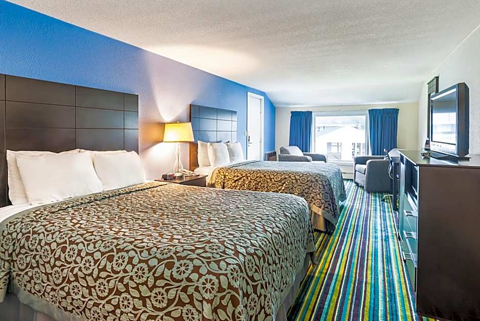 Photo 1 of 1 of 2 Queen Beds, View