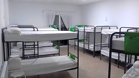 Single Bed in Mixed Dormitory Room