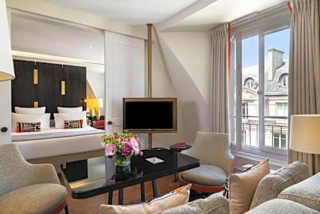 Junior Suite with Free Bottle of Champagne
