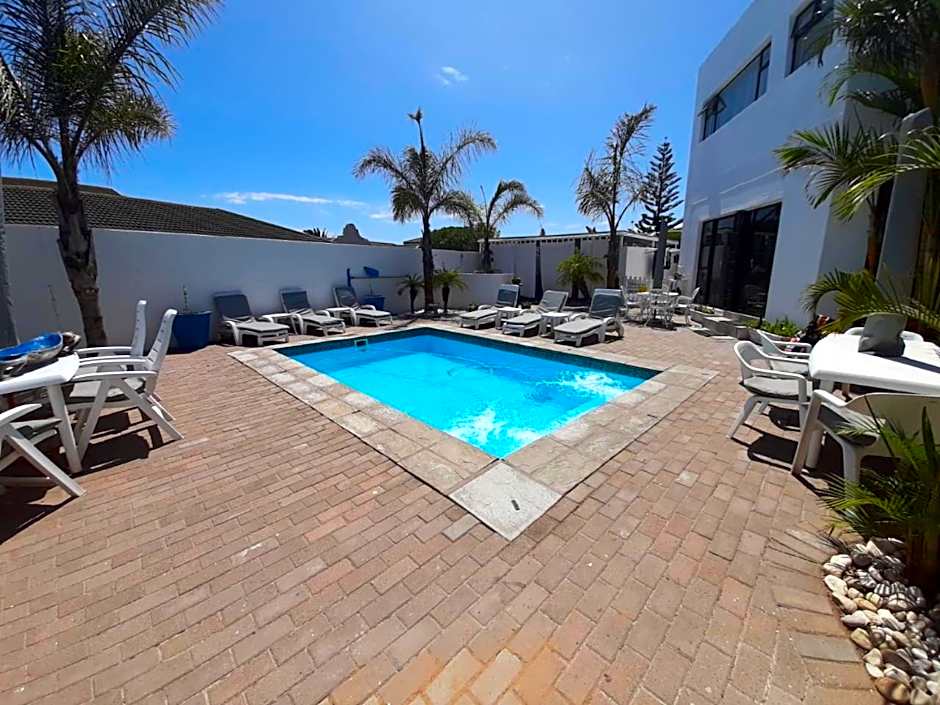 Au Plais De Langebaan at Palm Tree Villa