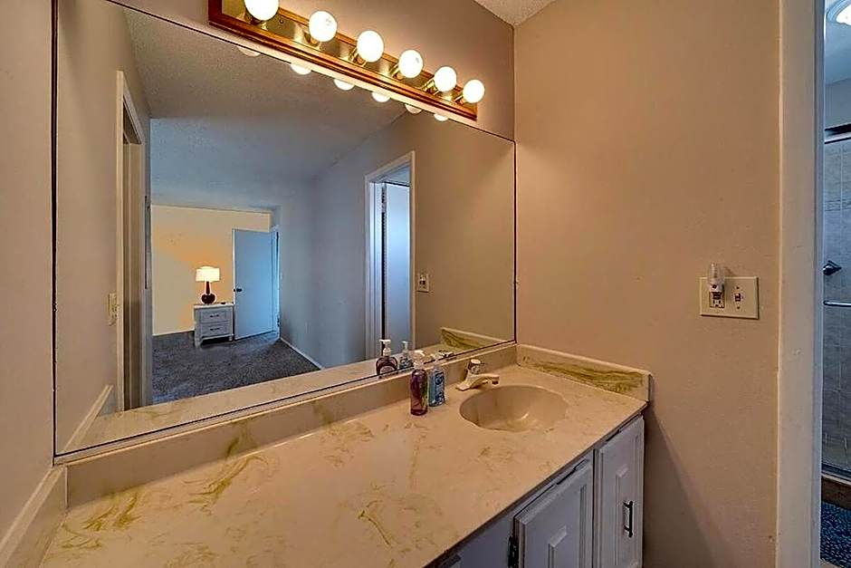 Siesta Key Beach - 2 Bedroom - 3 Beds - 3 Bathroom Duplex with Heated Swimming Pool