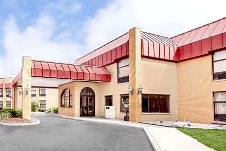 Days Inn & Suites by Wyndham Kalamazoo