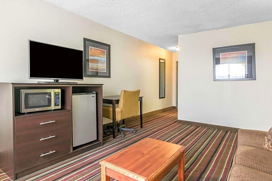 Quality Inn & Suites Horse Cave