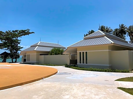 Beach Residence with Pool