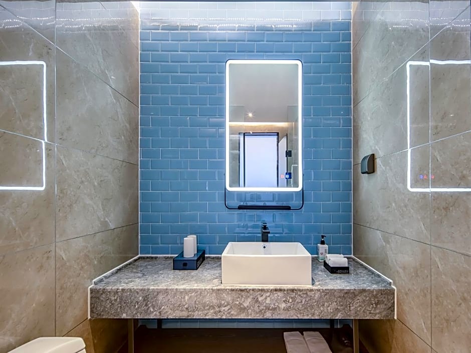 Echarm Hotel Hechi Bama