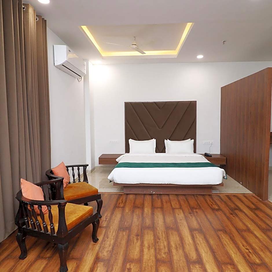 7 VACHAN LAWNS AND BANQUET