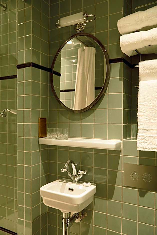 Grand Hotel Bellevue London