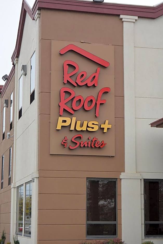 Red Roof PLUS+ & Suites Chattanooga - Downtown