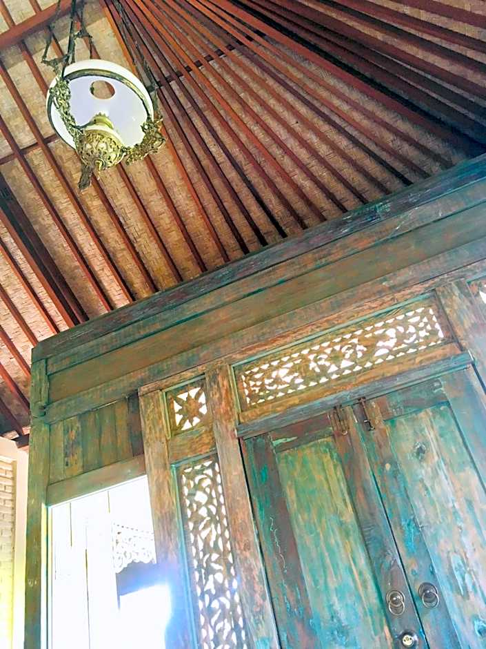 Amrita Villa Sidemen