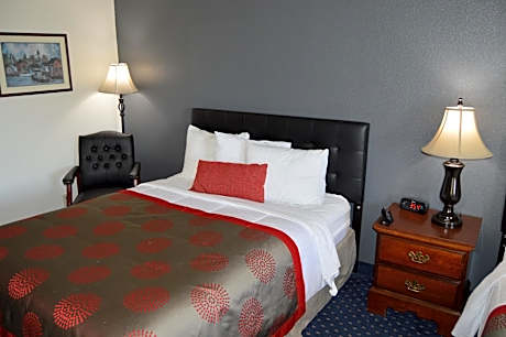 Deluxe King Room - Non-Smoking