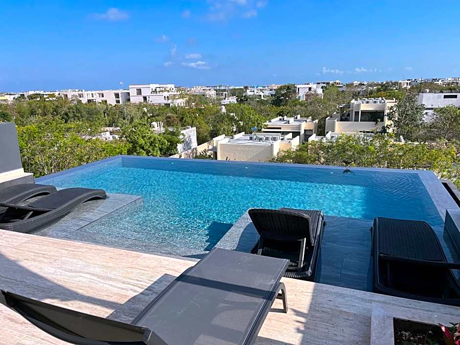 Studio w/Plunge Pool & Kitchen