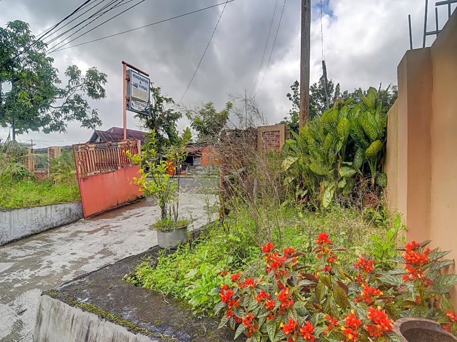 OYO 92041 Hotel Borneo