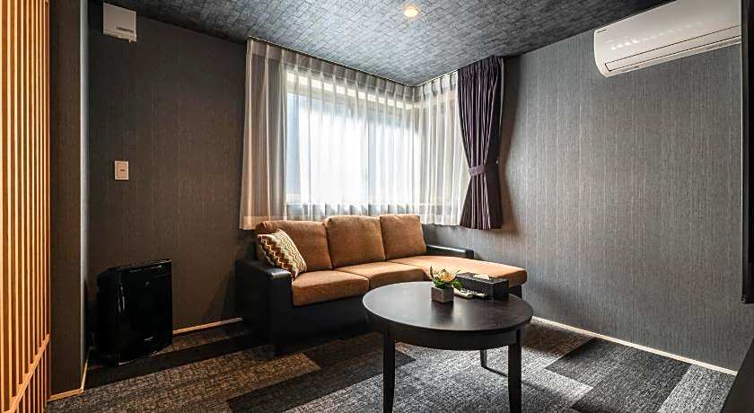 GRAND BASE Mojiko Ekimae