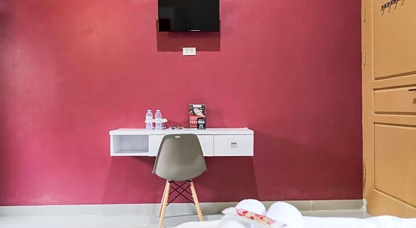 RedDoorz Syariah near Hajimena Lampung