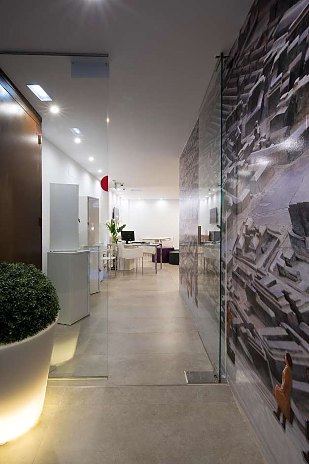 GLOBETROTTER HOSTEL, by Albany