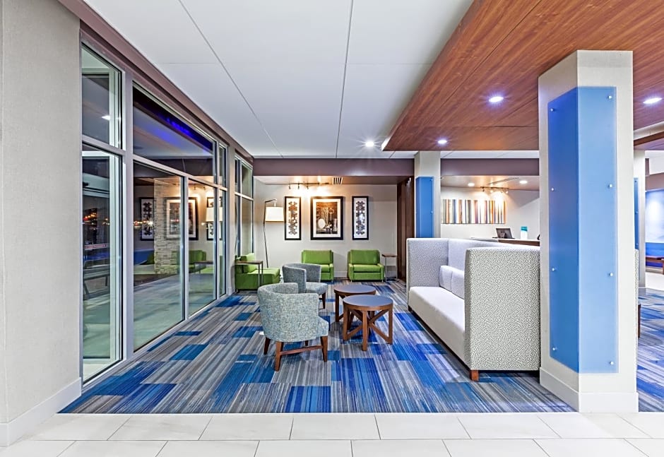 Holiday Inn Express and Suites Tulsa West / Sand Springs By IHG