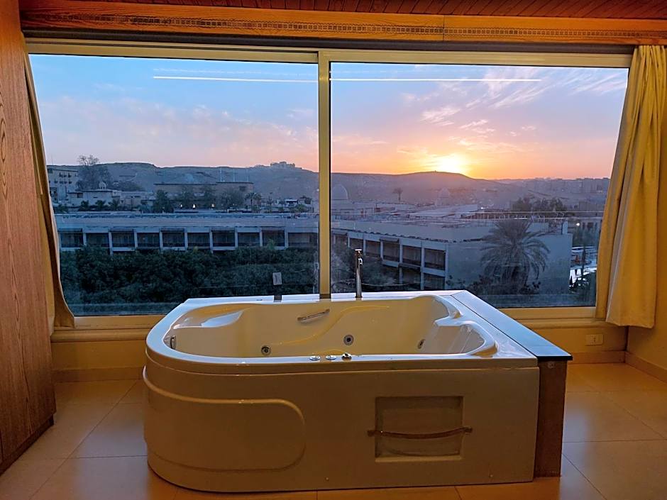 DouDou Pyramids View Hotel
