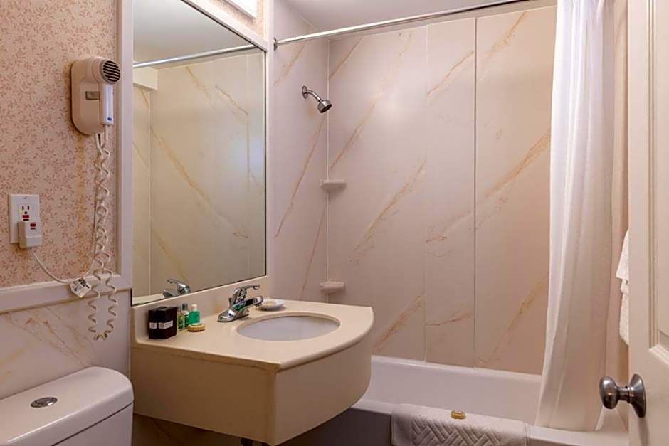 Ogunquit Hotel and Suites