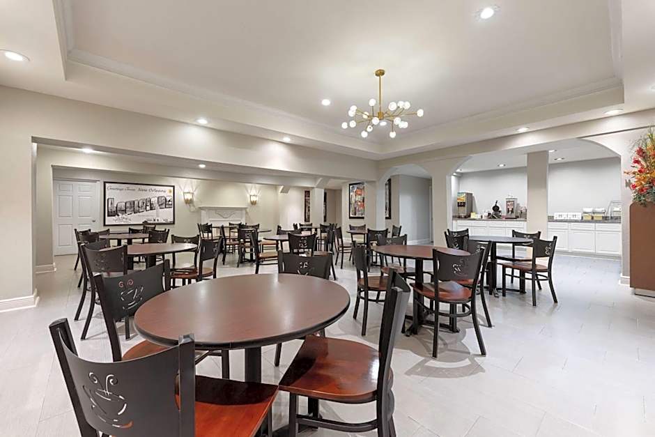 Super 8 by Wyndham New Orleans