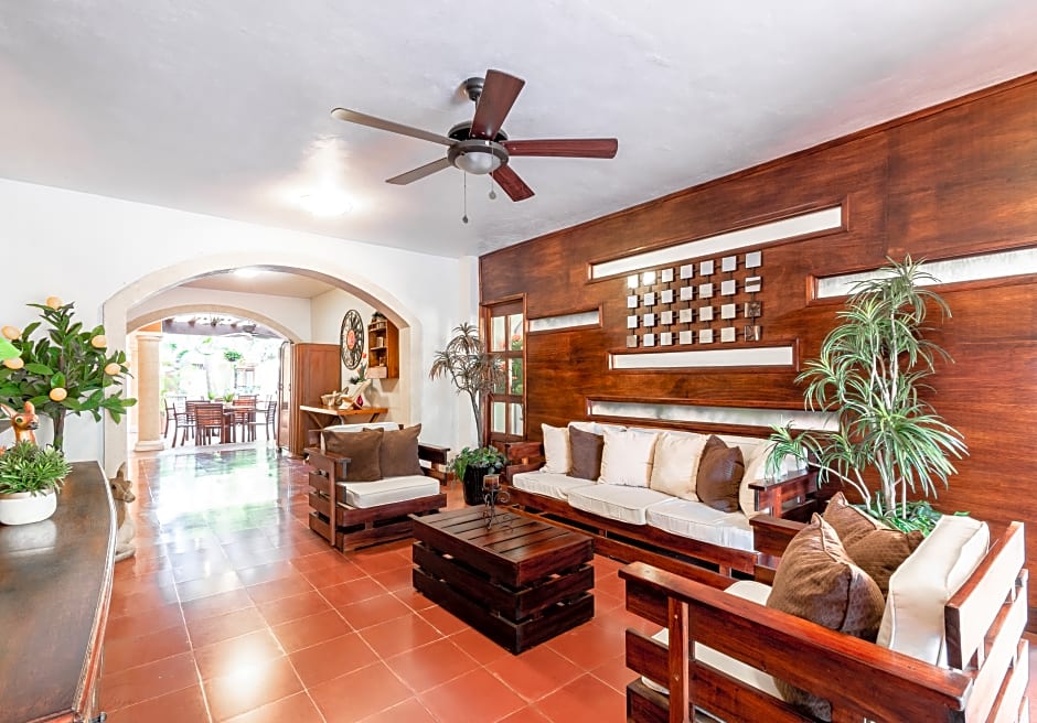 El Zaguán Colonial by GuruHotel
