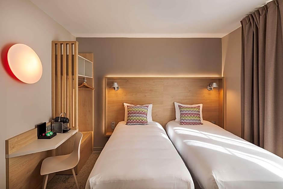 Photo 1 of 14 of Comfort 2 Twin Beds