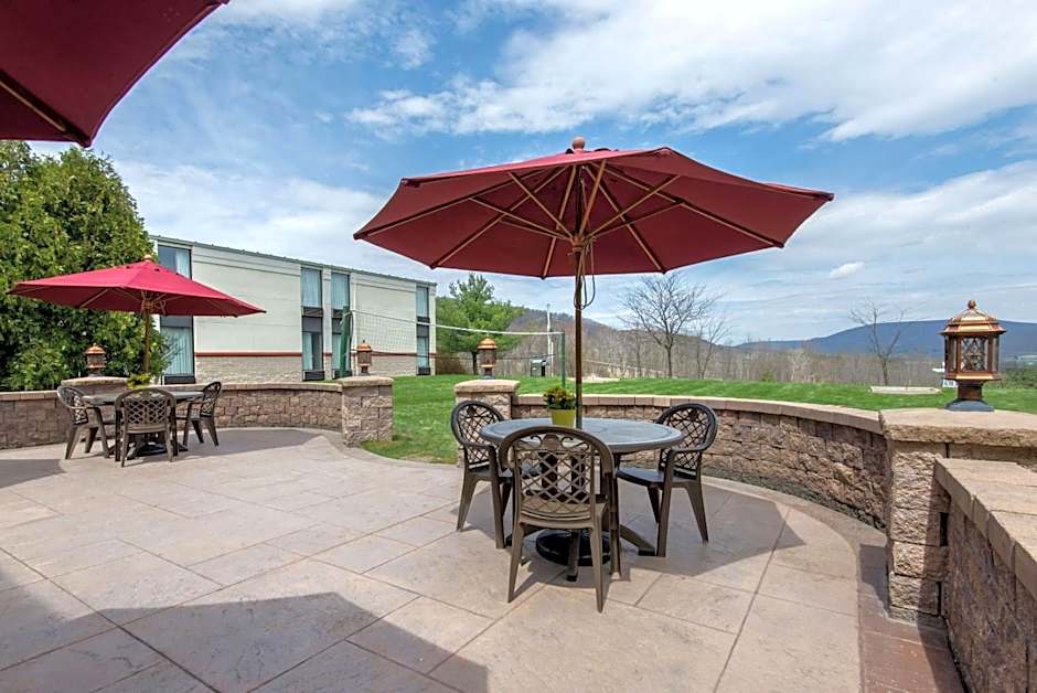 Quality Inn & Suites Mansfield