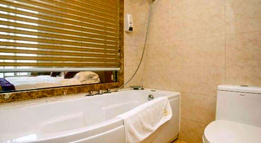 Greentree Eastern Quzhou Hewu Road Hotel