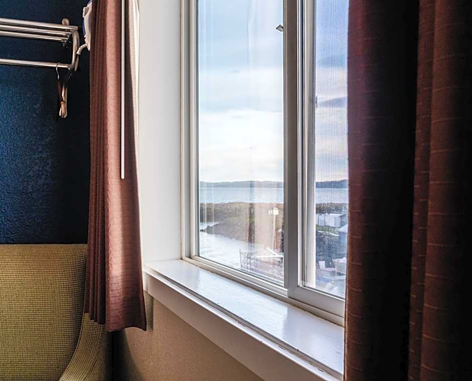 Water Front Inn