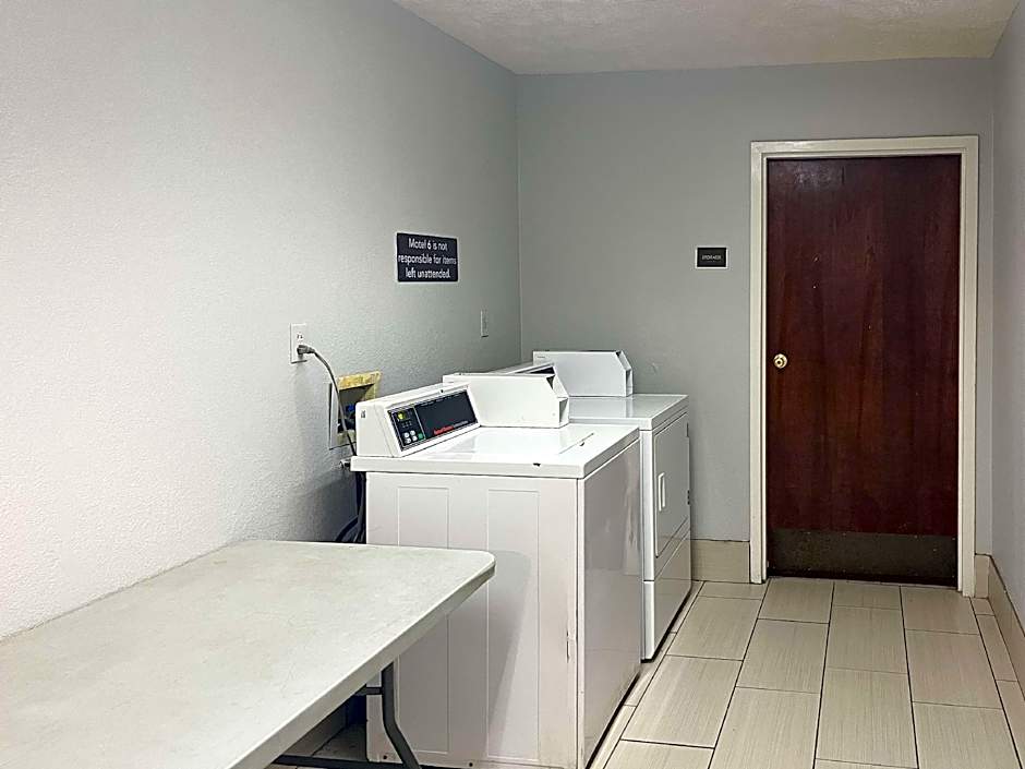 Motel 6 Canton, MS