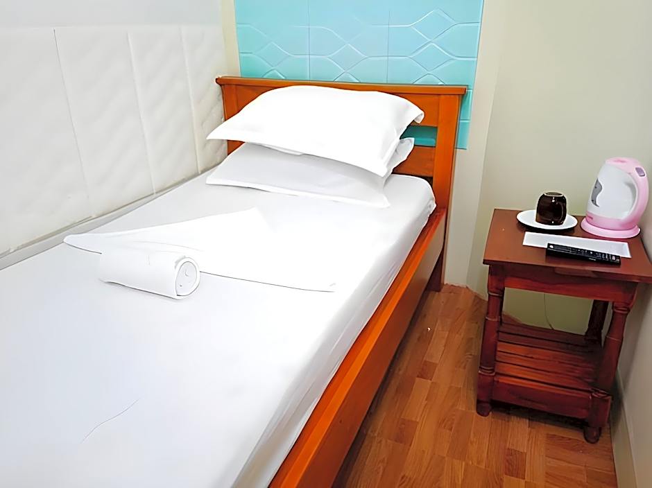 RedDoorz @ D128 Lodge Cagayan Valley