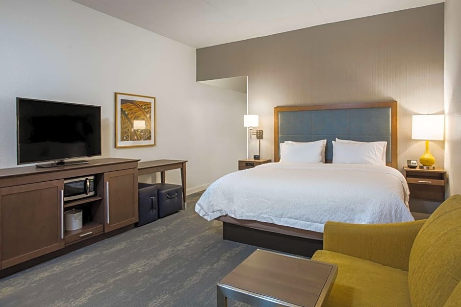 Hampton Inn By Hilton - Suites Newport-Cincinnati KY