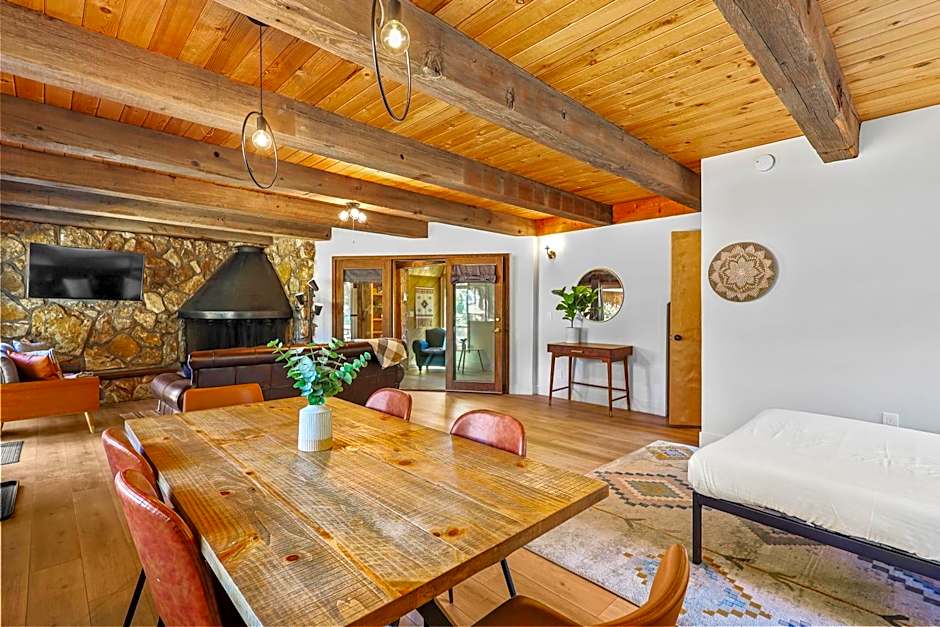 Basecamp Lodge