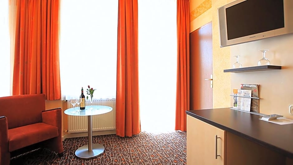 Adesso Hotel Kassel -pay at property on arrival- Ihr Automatenhotel in Kassel