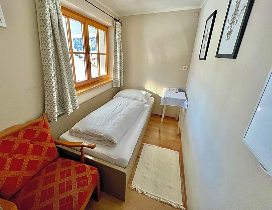 Foto 1 von 4 von Budget Single Room with Shared Bathroom