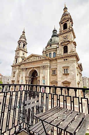 Pal's Hostel and Apartments