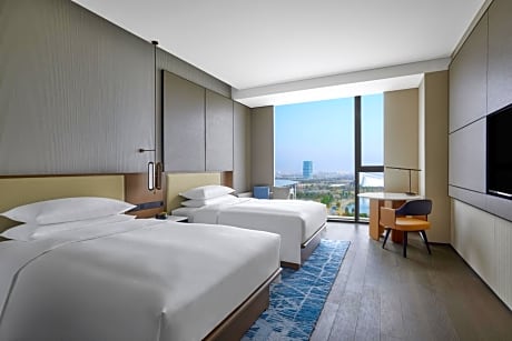 Executive Twin Room with Lake View - Club Lounge Access
