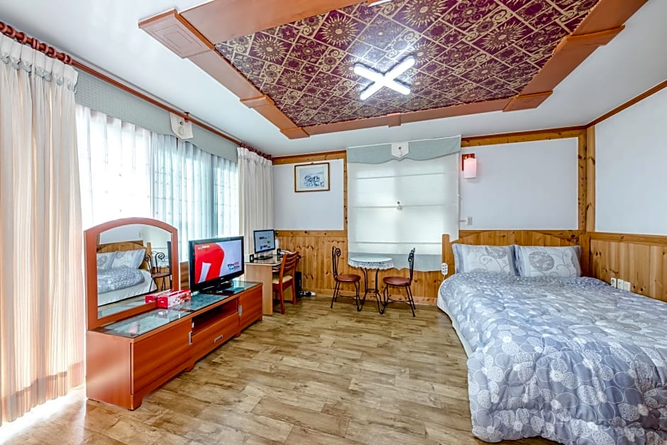 Gyul Hyanggi Pension