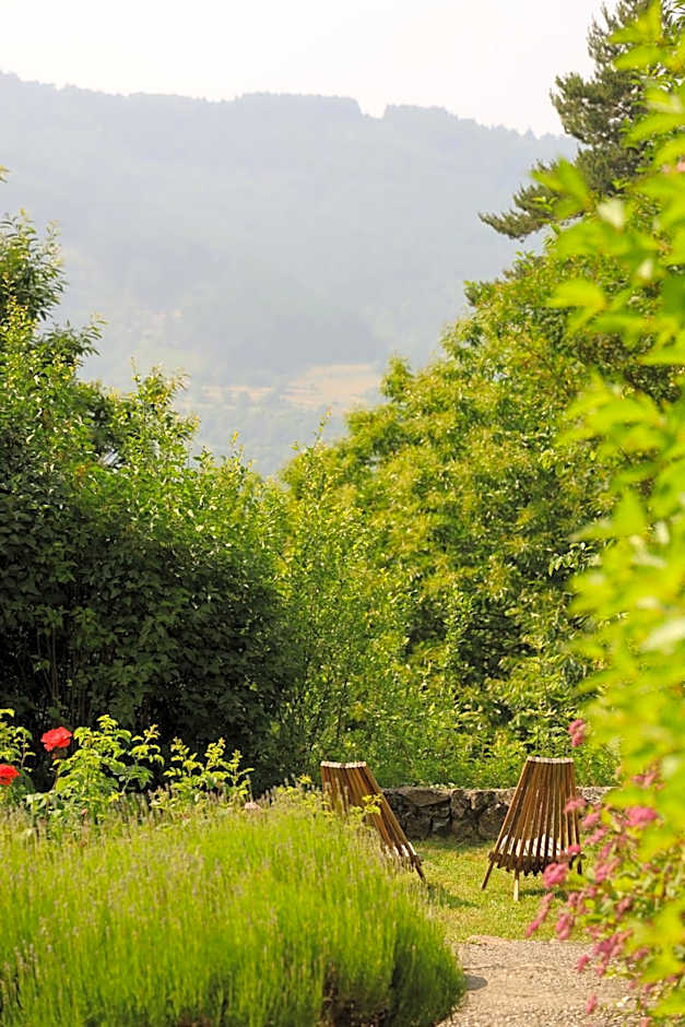 Les Grangeonnes, gîtes nature, piscine, bain nordique, sauna pour accueil familiale ou de groupe