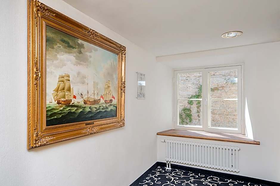 Meriton Old Town Garden Hotel