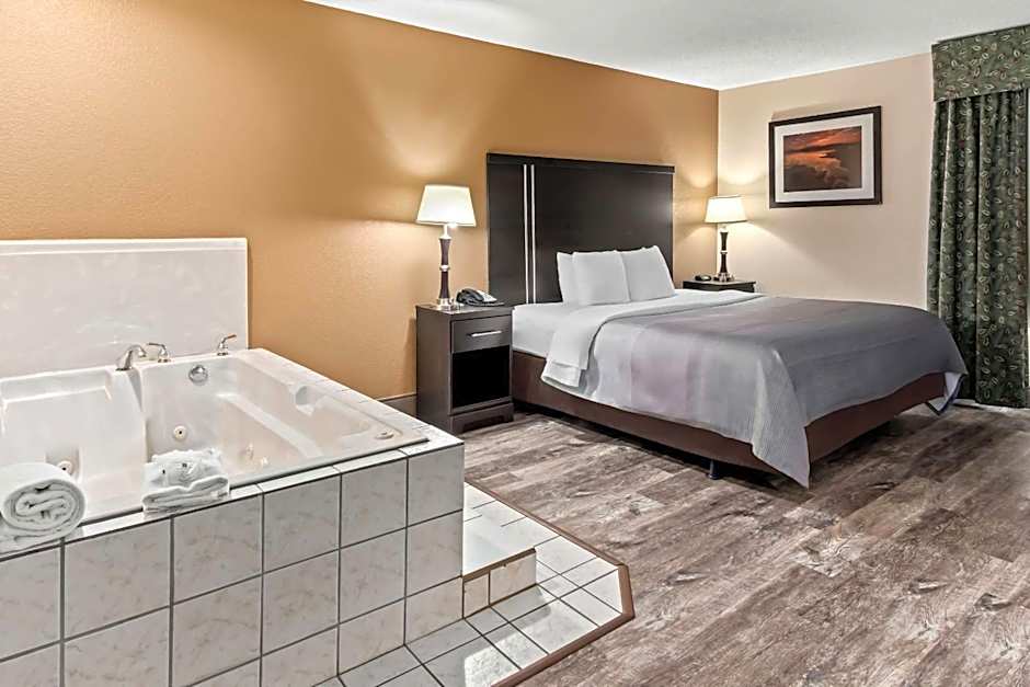 Quality Inn & Suites Granbury