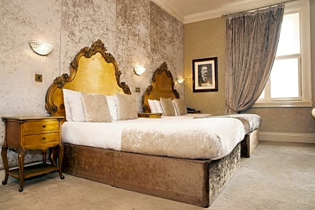 Superior Studio with Bath (4 Adults)