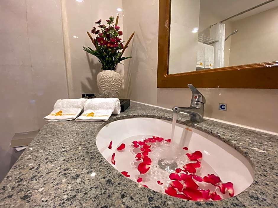 E-outfitting Golden Country Hotel