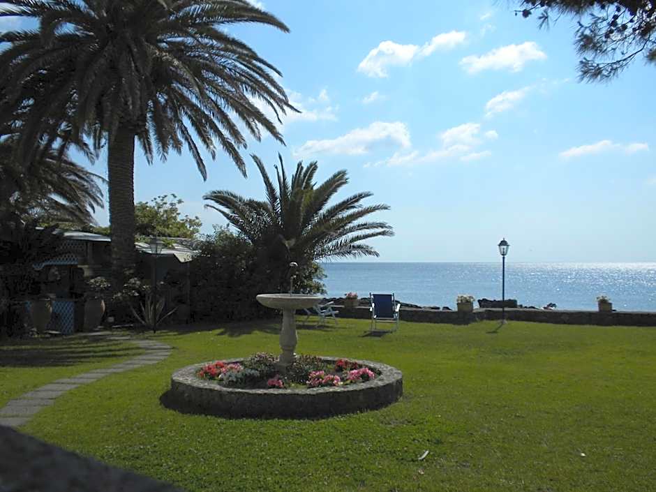 Arathena Rocks Hotel